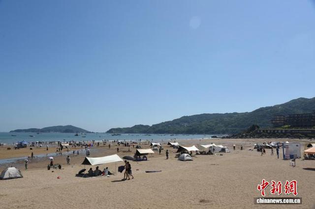 外“扎寨”受追捧冰球突破秋日户