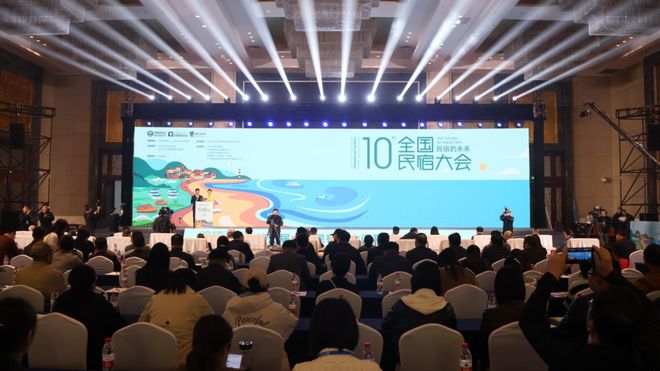 季一房难求！日照这里太火爆了！冰球突破技