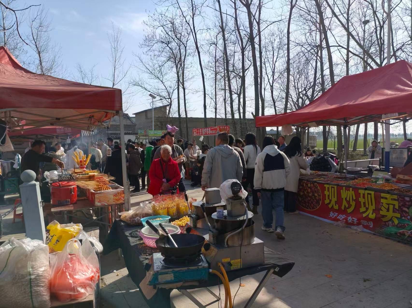 万人吃21头猪27只羊500斤牛肉冰球突破安徽杀猪宴准备足没翻车：两(图4)